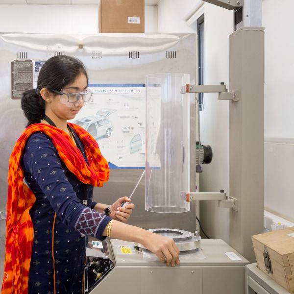 Tạo dựng Dấu ấn: Những phụ nữ làm việc trong lĩnh vực STEM của Ấn Độ